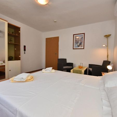 Traditional Apartment In Zadar With Garden Dış mekan fotoğraf